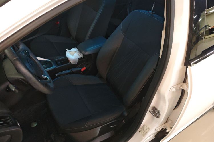 福特 福克斯 2017款 两厢 1.6L 自动舒适型智行版中控内饰19