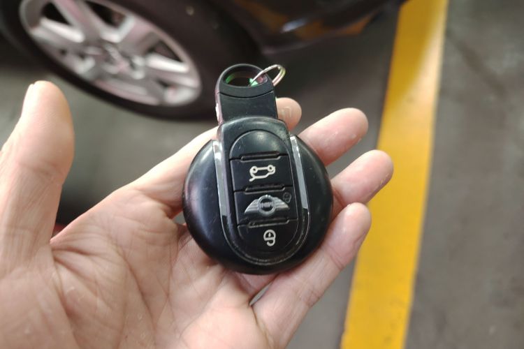 MINI 2016款 1.5T COOPER 先锋派中控内饰7001