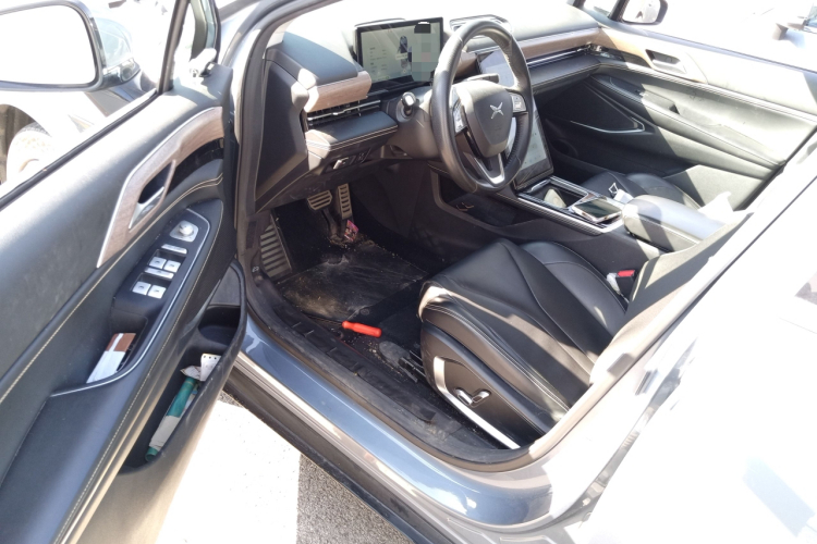 小鹏P5 2021款 550G中控内饰7003