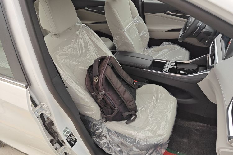 上汽大通MAXUS 大通G50 2024款 PLUS 1.5T 幸福推荐自动荣耀版局部细节41