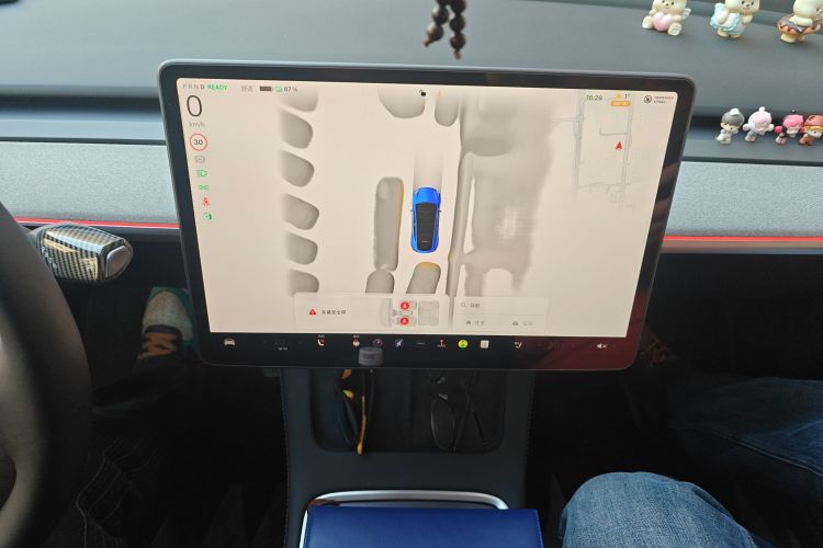 特斯拉 Model Y 2024款 后轮驱动版中控内饰14