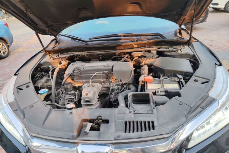 本田 雅阁 2016款 2.4L 豪华版机舱底盘24