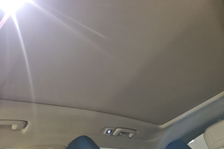 领克01 2021款 2.0TD 两驱耀Pro中控内饰22