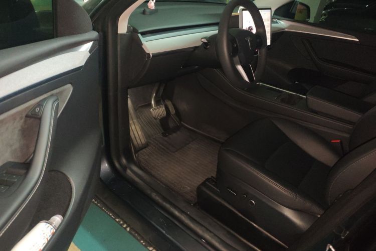 特斯拉 Model Y 2024款 后轮驱动版中控内饰20
