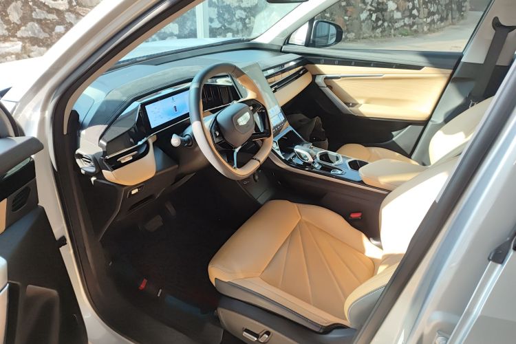 吉利汽车 博越L 2023款 1.5TD DCT尊贵型中控内饰19