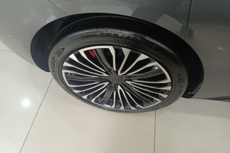 阿维塔12 2025款 Ultra增程版车身外观6008