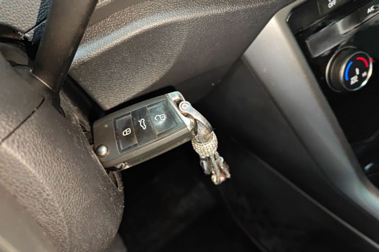 大众 T-ROC探歌 2019款 230TSI DSG两驱R-Line中控内饰11