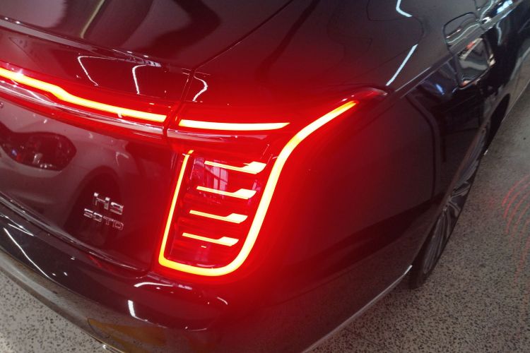 红旗H9 2020款 3.0T 智联旗领四座版车身外观9