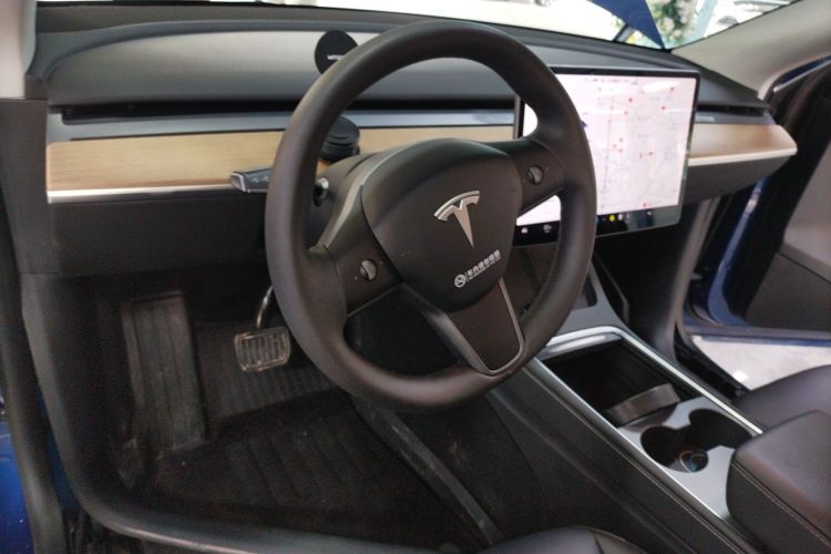 特斯拉 Model Y 2021款 标准续航后驱版中控内饰7002