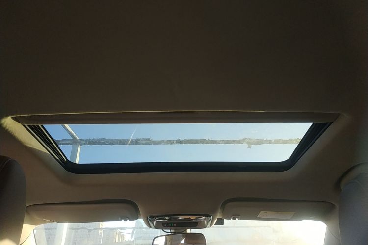 别克 君威 2019款 20T 精英型 国VI中控内饰22