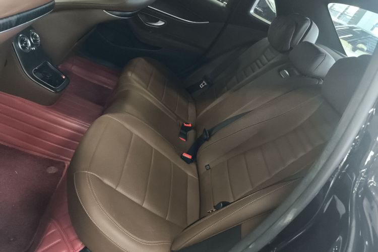 奔驰E级 2021款 E 300 L 运动时尚型中控内饰21