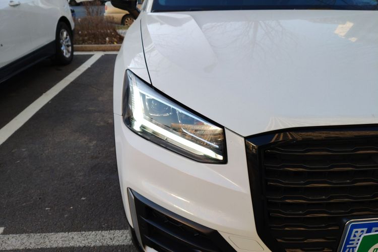 奥迪Q2L 2021款 35 TFSI 时尚动感型车身外观8