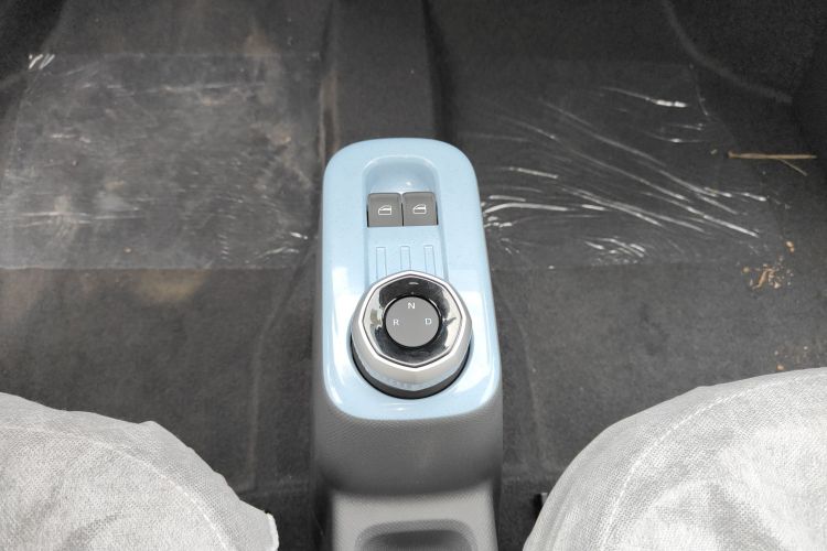 吉利银河 2024款 熊猫mini 200km 耐力熊中控内饰18