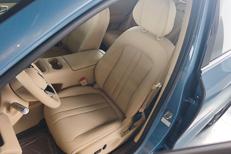 鸿蒙智行 尚界H5 2025款 增程 Max局部细节19