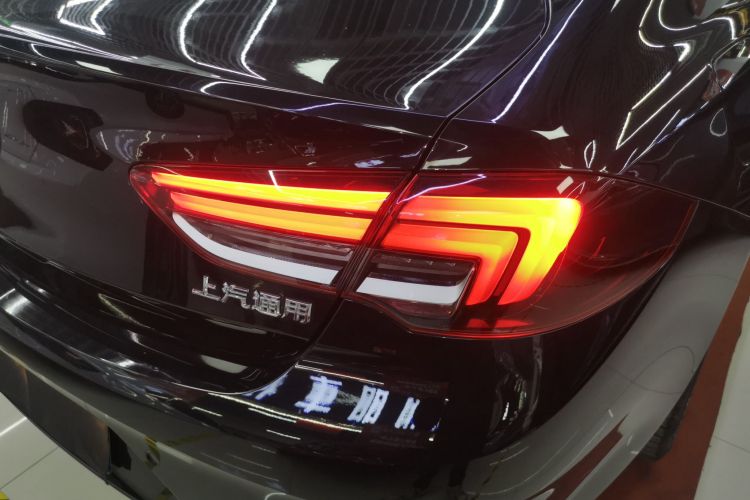 别克 君威 2023款 552T 智享型车身外观9