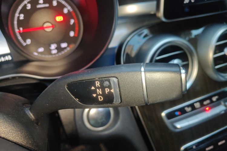 奔驰C级 2015款 C 200 L中控内饰18