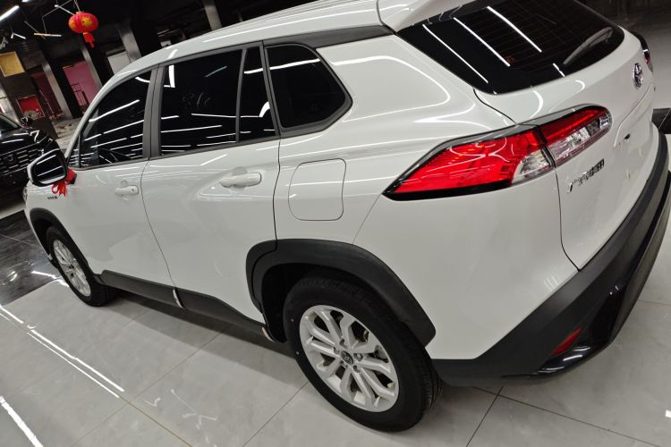 丰田 锋兰达 2023款 2.0L 智能电混双擎 领先版车身外观4