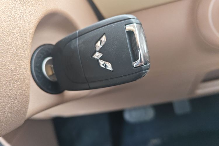 五菱汽车 宏光MINIEV 2025款 四门版 进阶款中控内饰11