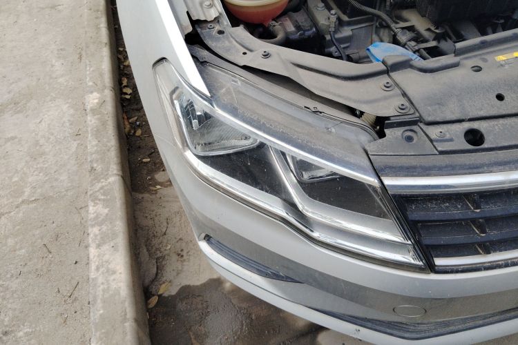 大众 捷达 2017款 1.5L 自动时尚型车身外观8