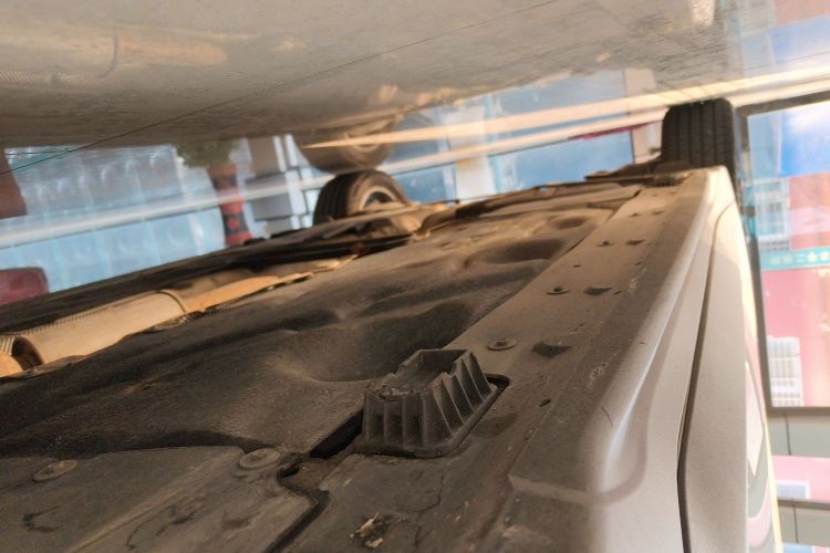 宝马X1 2019款 sDrive18Li 时尚型局部细节9001