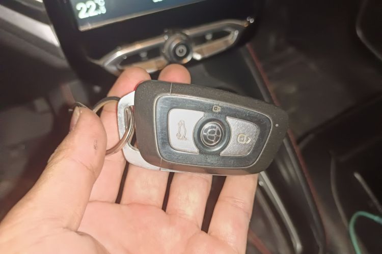 中华V3 2017款 1.5L 自动智能型中控内饰11