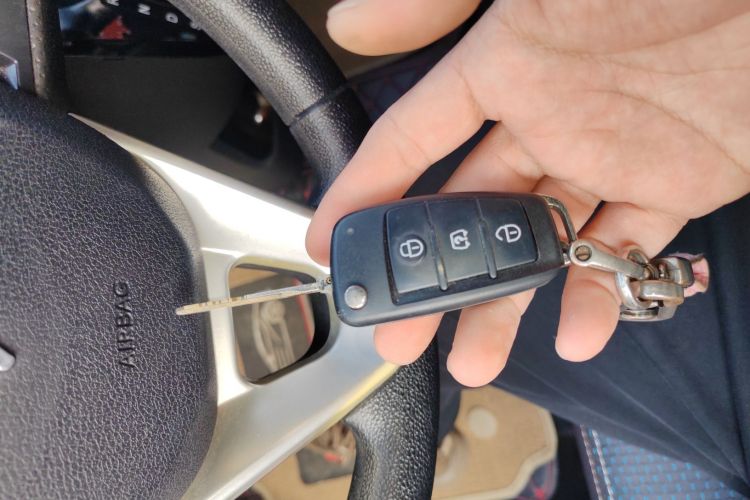 凌宝汽车 凌宝BOX 2021款 粉红世家 舒适版中控内饰11