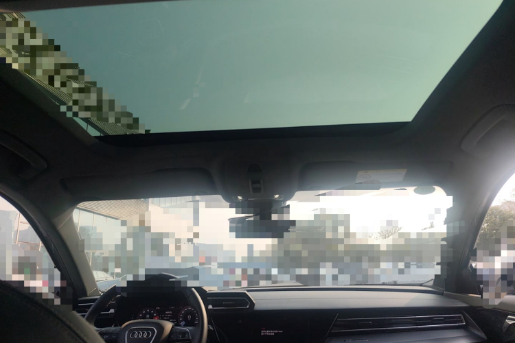 奥迪A3 2025款 A3L Limousine 35TFSI 飞驰尊享型中控内饰22