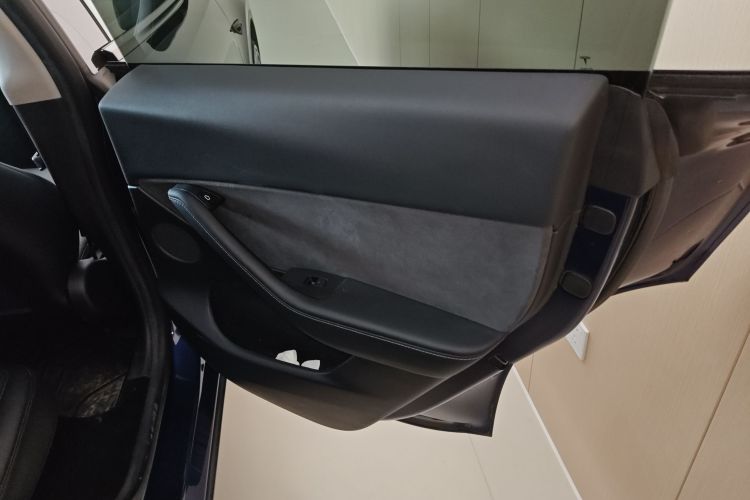 特斯拉 Model Y 2022款 Performance高性能全轮驱动版中控内饰45