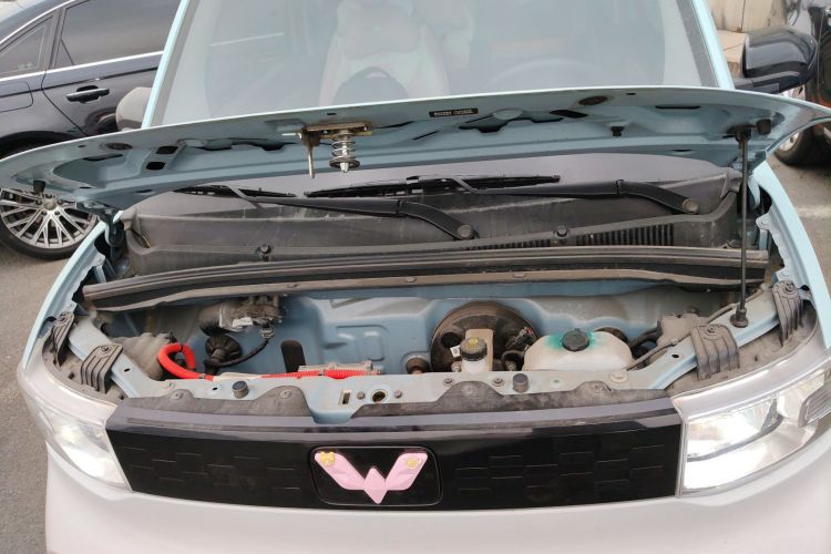 五菱汽车 宏光MINIEV 2022款 轻松款 三元锂机舱底盘24