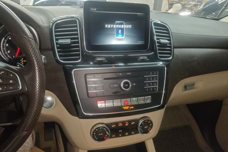 奔驰GLE 2017款 GLE 400 4MATIC局部细节16