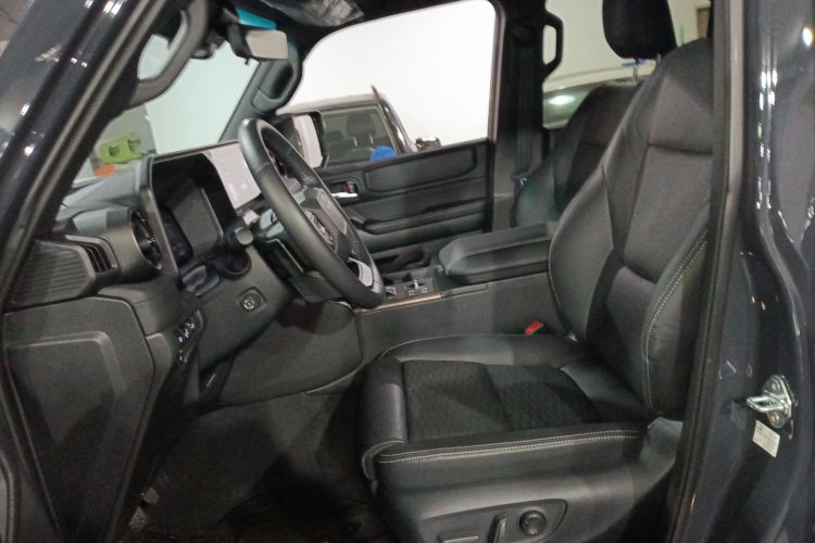 丰田 普拉多 2024款 2.4T 悍野WX版 6座局部细节19