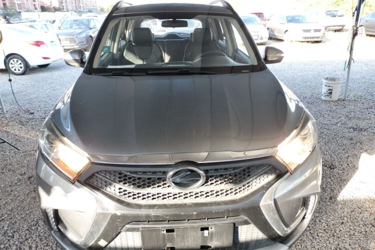 陆风X2 2017款 1.6L 自动铂锐版车身外观2