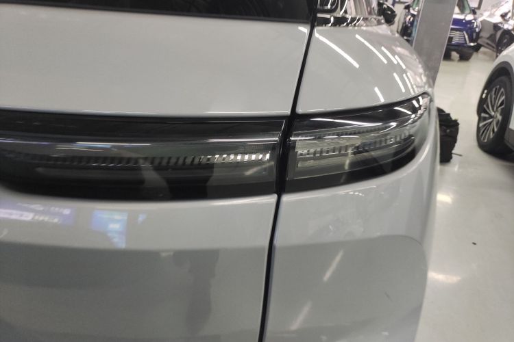 蔚来ES6 2024款 75kWh车身外观9