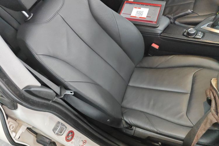 宝马3系GT 2013款 320i 领先型局部细节41