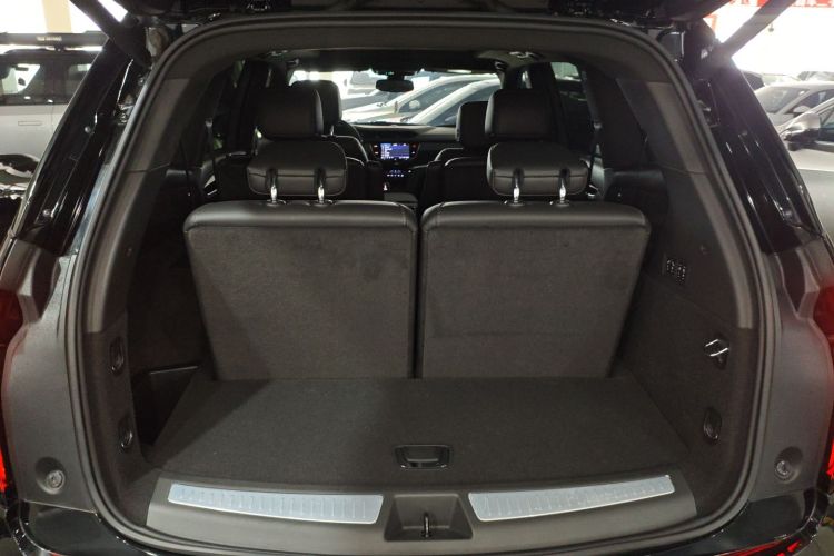 凯迪拉克XT6 2021款 2.0T 六座两驱豪华型机舱底盘23