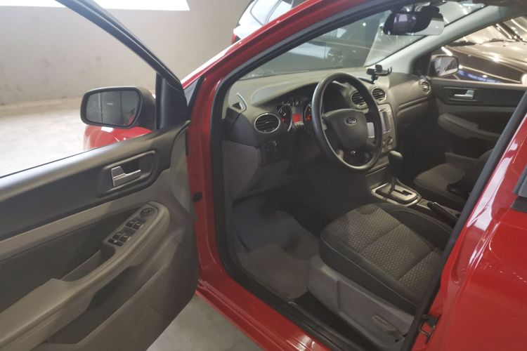 福特 福克斯 2013款 两厢经典 1.8L 自动基本型中控内饰20