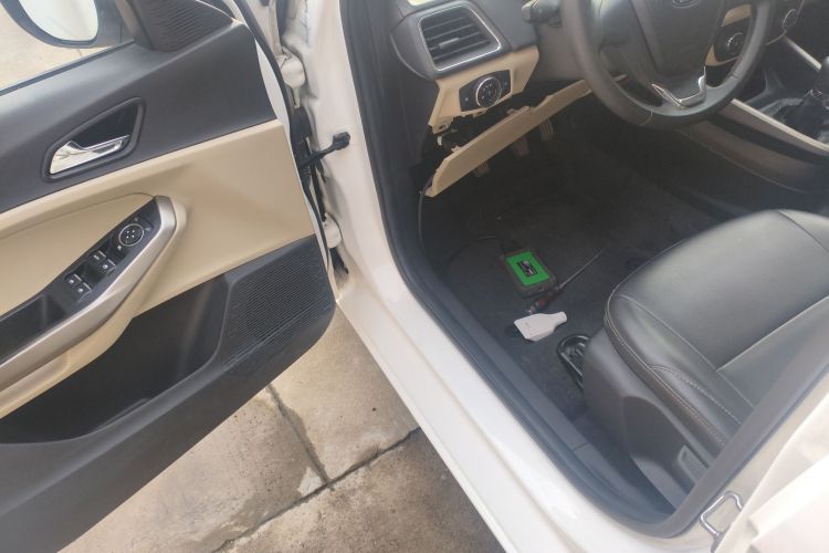 福特 福睿斯 2015款 1.5L 手动舒适型中控内饰20