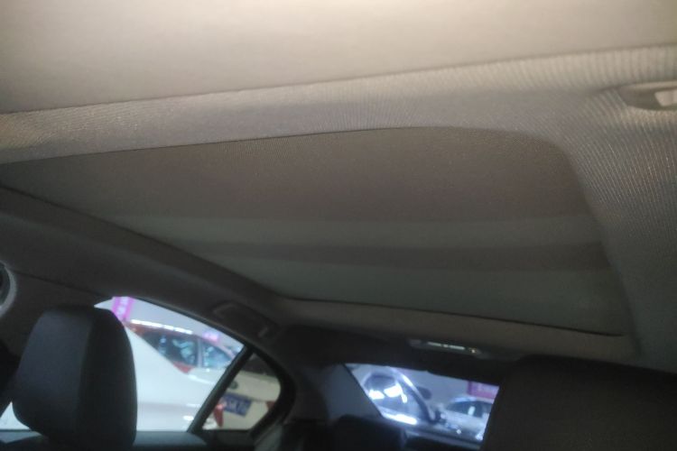 宝马1系 2017款 118i 运动型中控内饰22