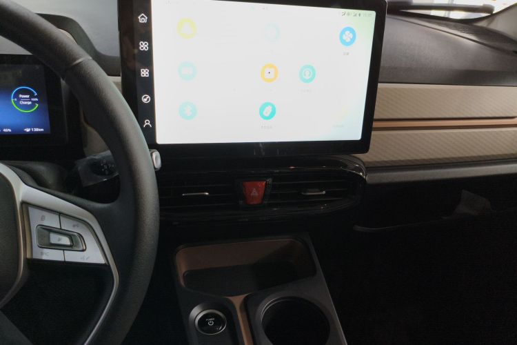 江淮钇为 钇为花仙子 2024款 挚爱版 301km Air中控内饰16