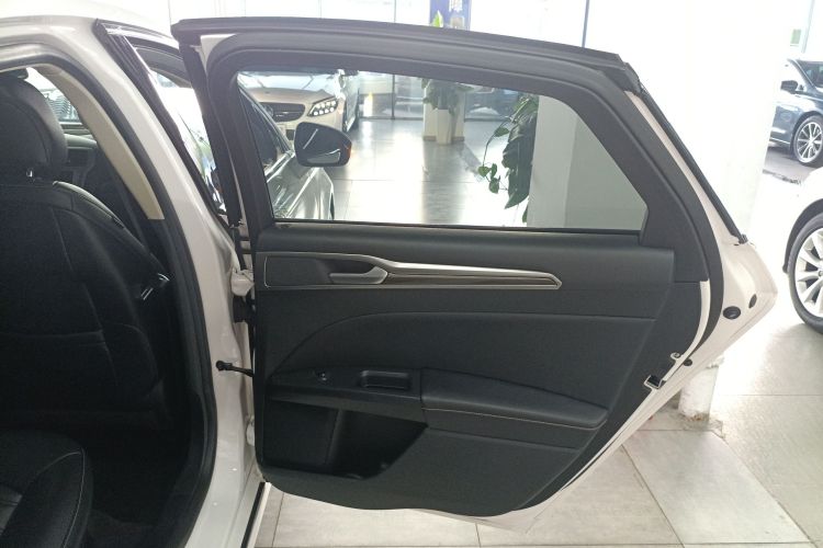 福特 蒙迪欧 2020款 EcoBoost 180 时尚型中控内饰7006