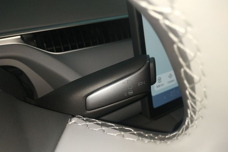 小鹏MONA M03 2025款 502 长续航 Max中控内饰18