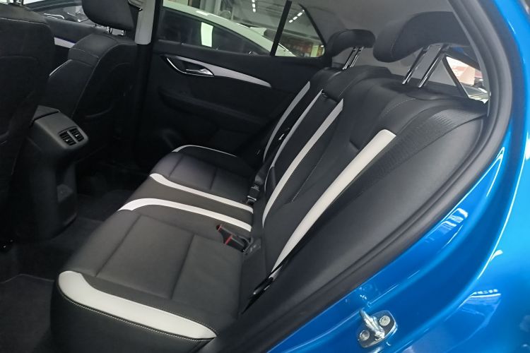 别克 2024款 昂科威S  25T 炫黑风尚版中控内饰7004