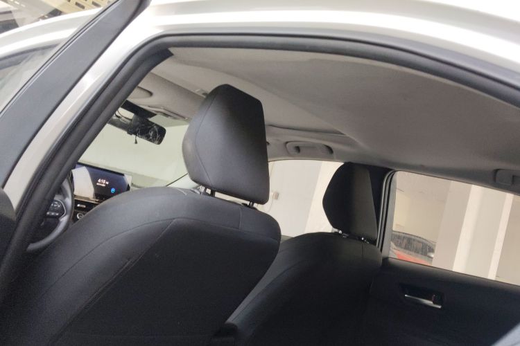 丰田 卡罗拉 2023款 1.8L 智能电混双擎 精英版中控内饰22