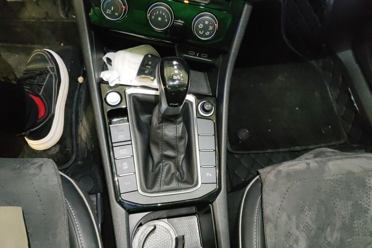 大众 速腾 2023款 300TSI DSG超越版中控内饰18