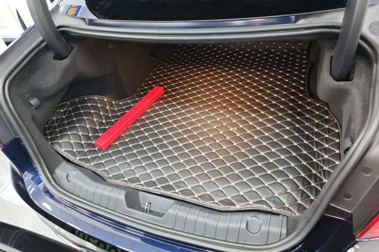 捷豹XFL 2021款 XFL 2.0T P250 两驱尊享豪华版局部细节23