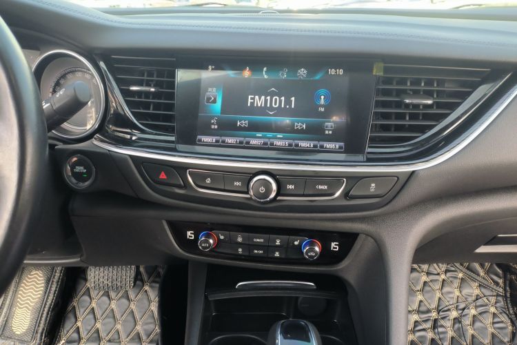 别克 君威 2017款 20T 精英型中控内饰16