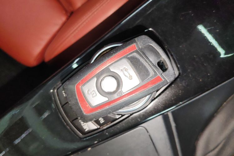 宝马3系 2014款 328i 运动设计套装中控内饰7001