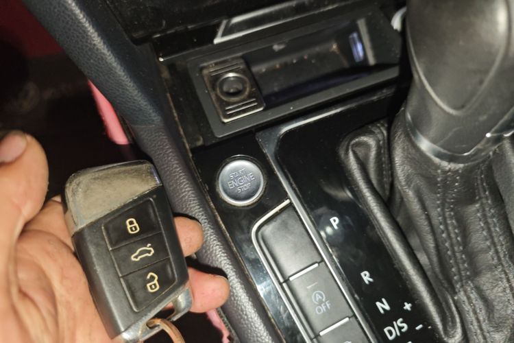 大众 迈腾 2017款 330TSI DSG 尊贵型中控内饰11