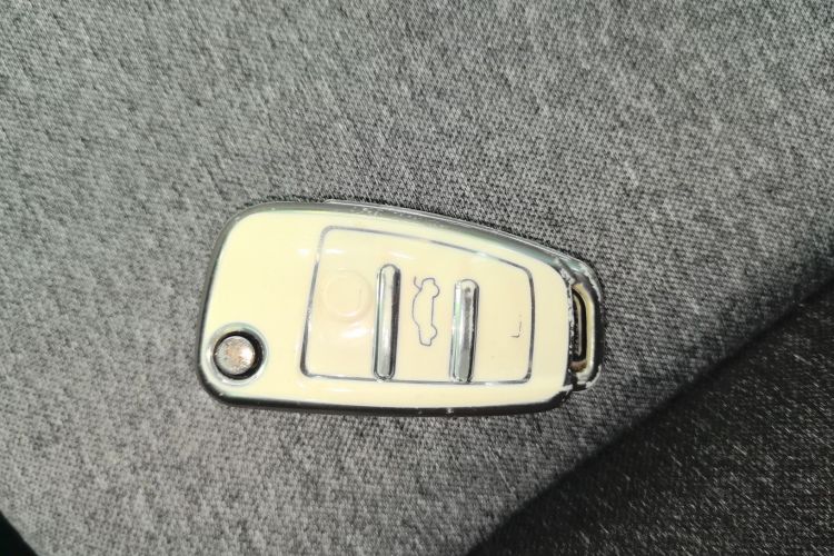 奇瑞 QQ冰淇淋 2022款 120km 甜筒 磷酸铁锂中控内饰7001