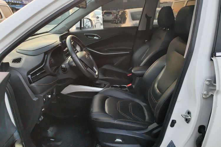 江汽集团 瑞风S4 2019款 1.6L CVT梦想型中控内饰19